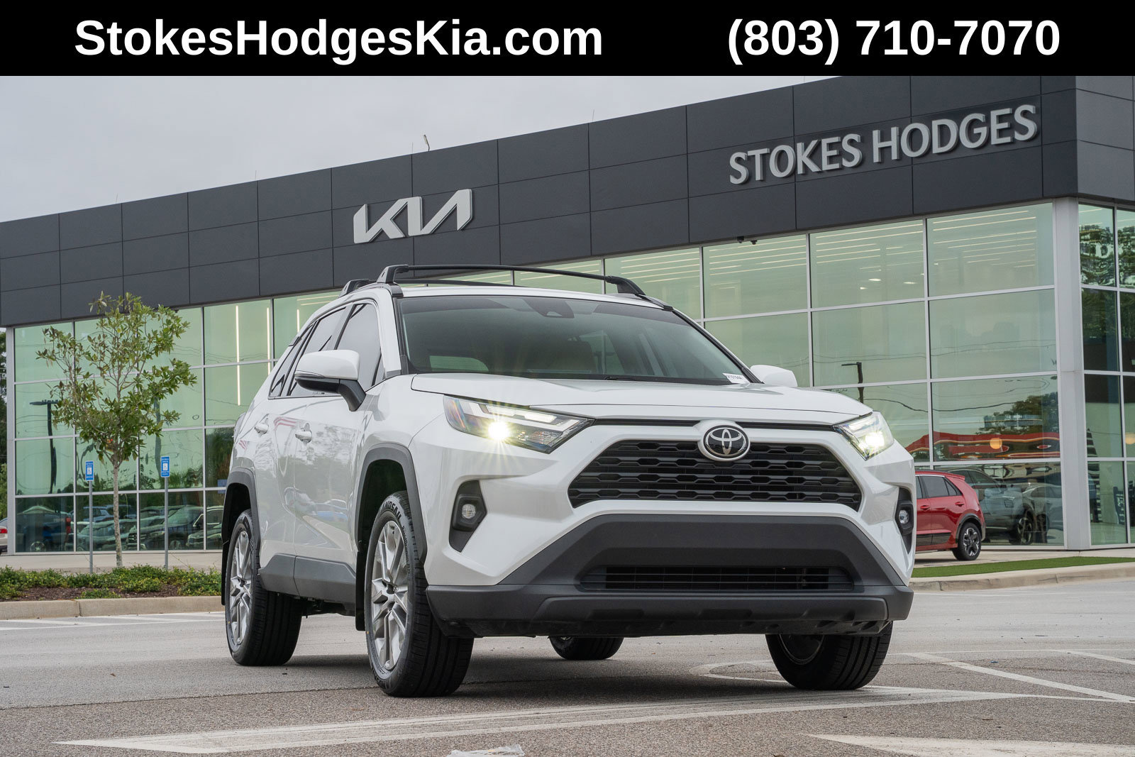 Used 2025 Toyota RAV4 XLE Premium FWD image 1