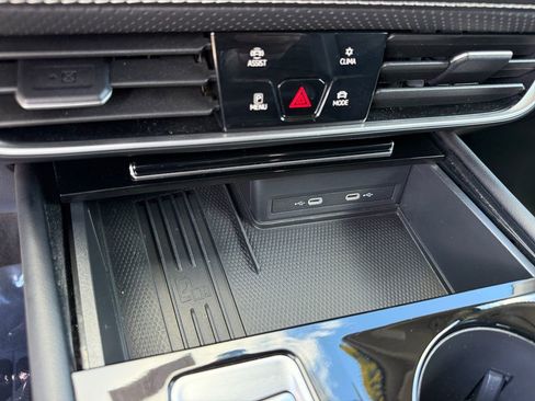 Used 2025 Volkswagen Atlas SE image 29