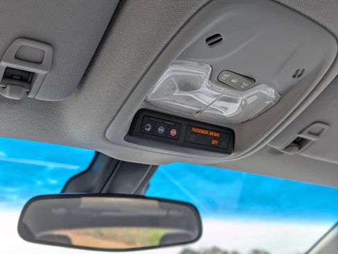 Used 2018 Chevrolet Bolt LT image 28