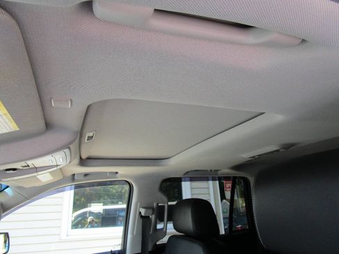 Used 2018 GMC Yukon SLT image 9