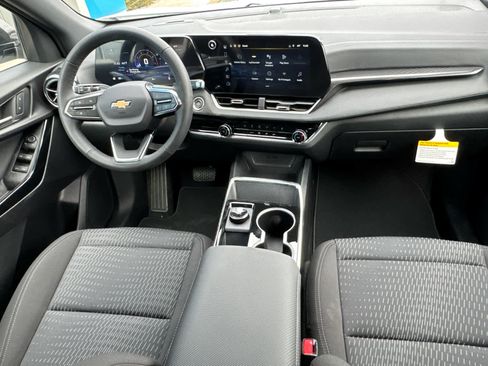 New 2026 Chevrolet Equinox LT w/ Safety and Technology Package image 6