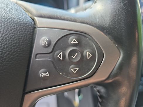 Used 2022 Chevrolet Colorado Z71 AWD/4WD image 21