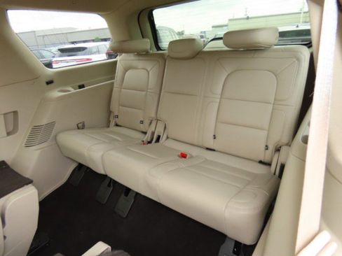 Used 2020 Lincoln Navigator Reserve w/ Equipment Group 201A Reserve image 19