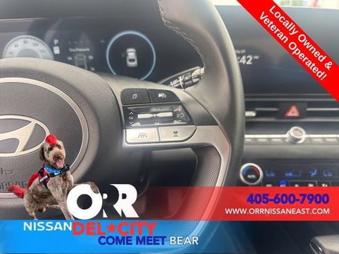 Used 2025 Hyundai Elantra SEL FWD image 18