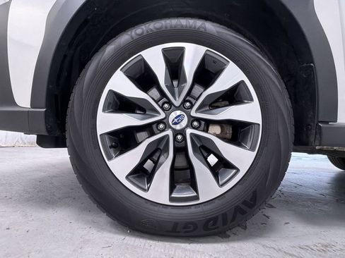 Used 2025 Subaru Outback Limited AWD/4WD image 14