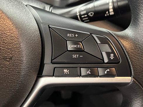 Used 2025 Nissan Sentra SV FWD image 43