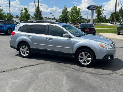 Used 2013 Subaru Outback 2.5i Limited w/ Moonroof Pkg AWD/4WD image 6