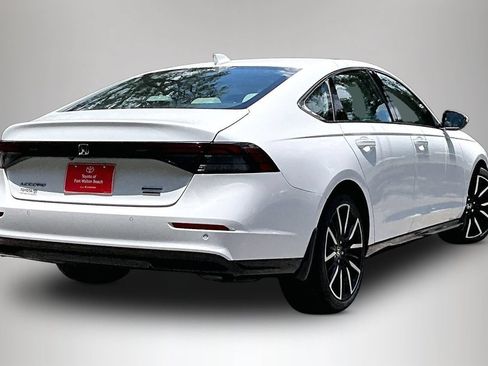 Used 2024 Honda Accord Touring image 5