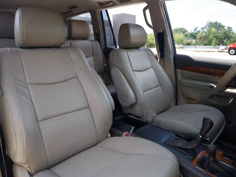 Used 2004 Lexus GX 470 AWD/4WD image 18