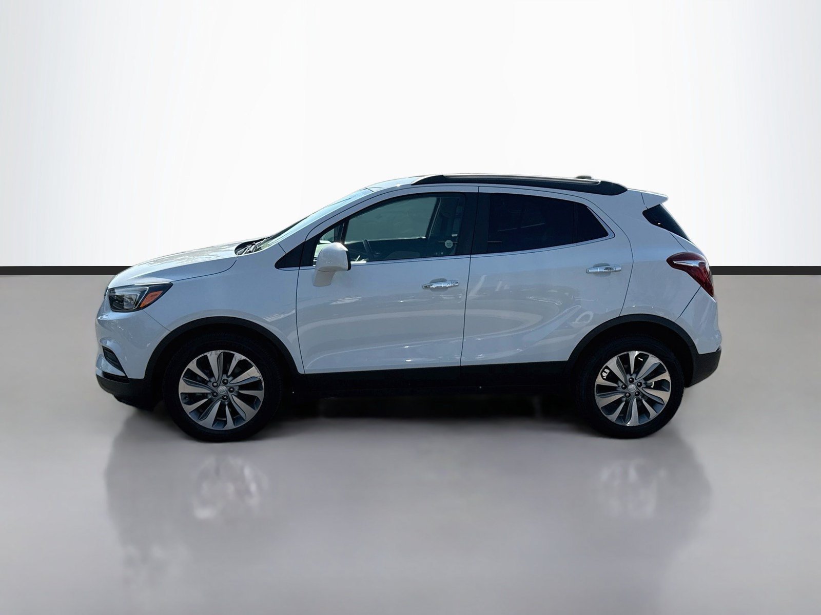 Used 2020 Buick Encore Preferred w/ Safety Package FWD image 4