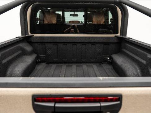 Used 2025 Jeep Gladiator Sport image 34