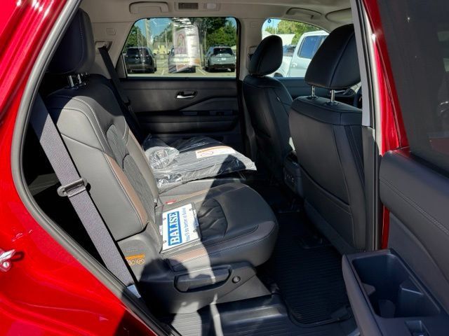 New 2026 Nissan Pathfinder Platinum AWD/4WD image 27