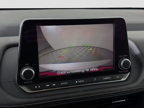 Used 2024 Nissan Rogue SV image 17