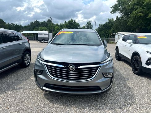 Used 2024 Buick Enclave Premium image 3
