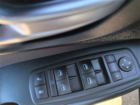 Used 2015 Jeep Cherokee Latitude image 15