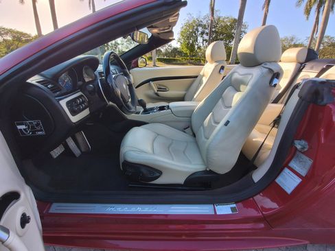 Used 2012 Maserati GranTurismo Sport image 18