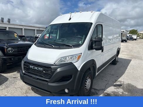 Used 2024 RAM ProMaster 2500 w/ Convenience Group image 2