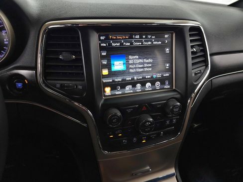 Used 2017 Jeep Grand Cherokee Limited AWD/4WD image 24