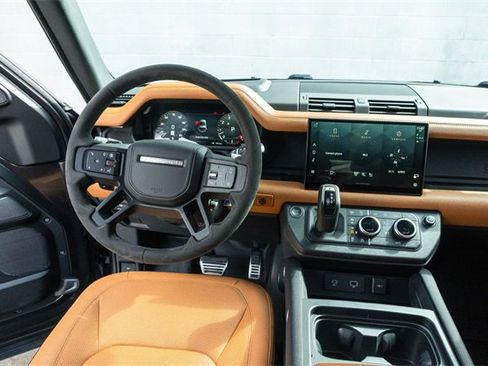 Used 2024 Land Rover Defender 90 Carpathian Edition image 39