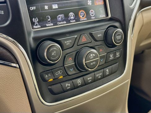 Used 2016 Jeep Grand Cherokee Limited AWD/4WD image 10