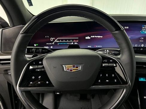 Used 2025 Cadillac Escalade ESV Premium Luxury w/ Touring Package AWD/4WD image 18