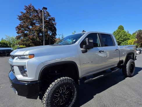 Used 2022 Chevrolet Silverado 2500 Custom w/ Custom Value Package AWD/4WD image 3