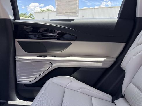 New 2026 Lincoln Nautilus Premier w/ Jet Appearance Package AWD/4WD image 18