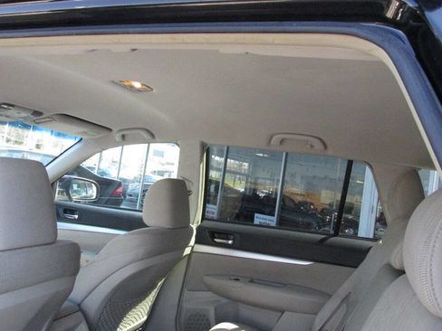 Used 2013 Subaru Outback 2.5i Premium image 10