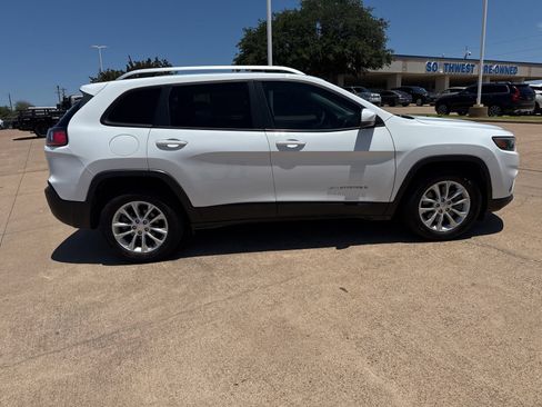 Used 2020 Jeep Cherokee Latitude FWD image 8