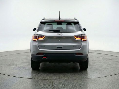 Used 2025 Jeep Compass Trailhawk AWD/4WD image 7