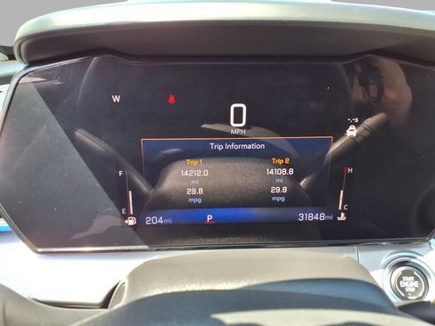 Used 2025 Chevrolet Trax LT FWD image 16