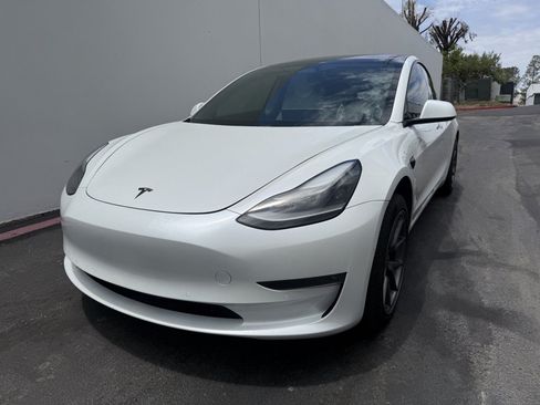 Used 2021 Tesla Model 3 Standard Range Plus RWD image 1