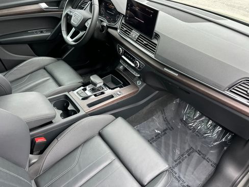 Used 2023 Audi Q5 e Premium w/ Convenience Package AWD/4WD image 16