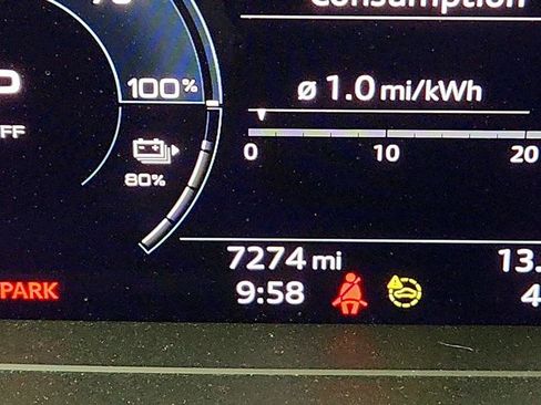 Used 2024 Audi Q4 e-tron Premium Plus w/ Premium Plus image 16