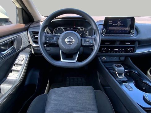 Used 2023 Nissan Rogue SV AWD/4WD image 6