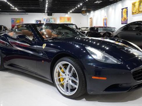Used 2012 Ferrari California image 3