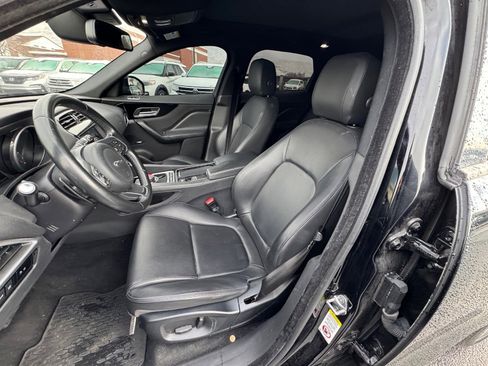 Used 2018 Jaguar F-PACE Premium image 17