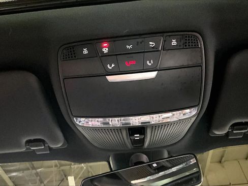 Used 2017 Mercedes-Benz E 300 4MATIC image 33