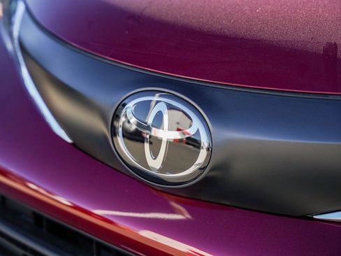 New 2026 Toyota Sienna XLE image 6