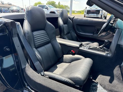 Used 1996 Chevrolet Corvette Convertible RWD image 21