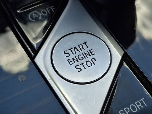 Used 2020 BMW X7 xDrive40i w/ Luxury Seating Package image 27