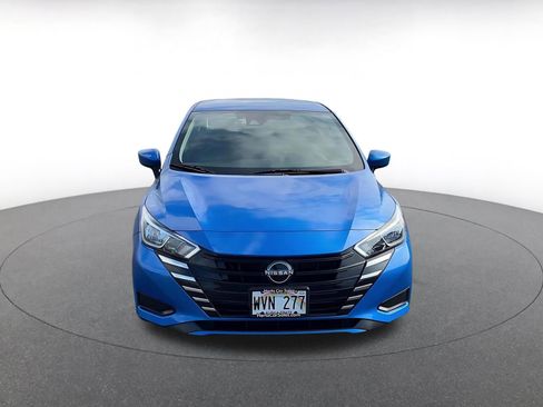 Used 2023 Nissan Versa SV image 4