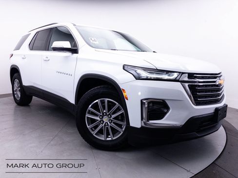 Used 2023 Chevrolet Traverse LT w/ LPO, Cargo Package FWD image 1