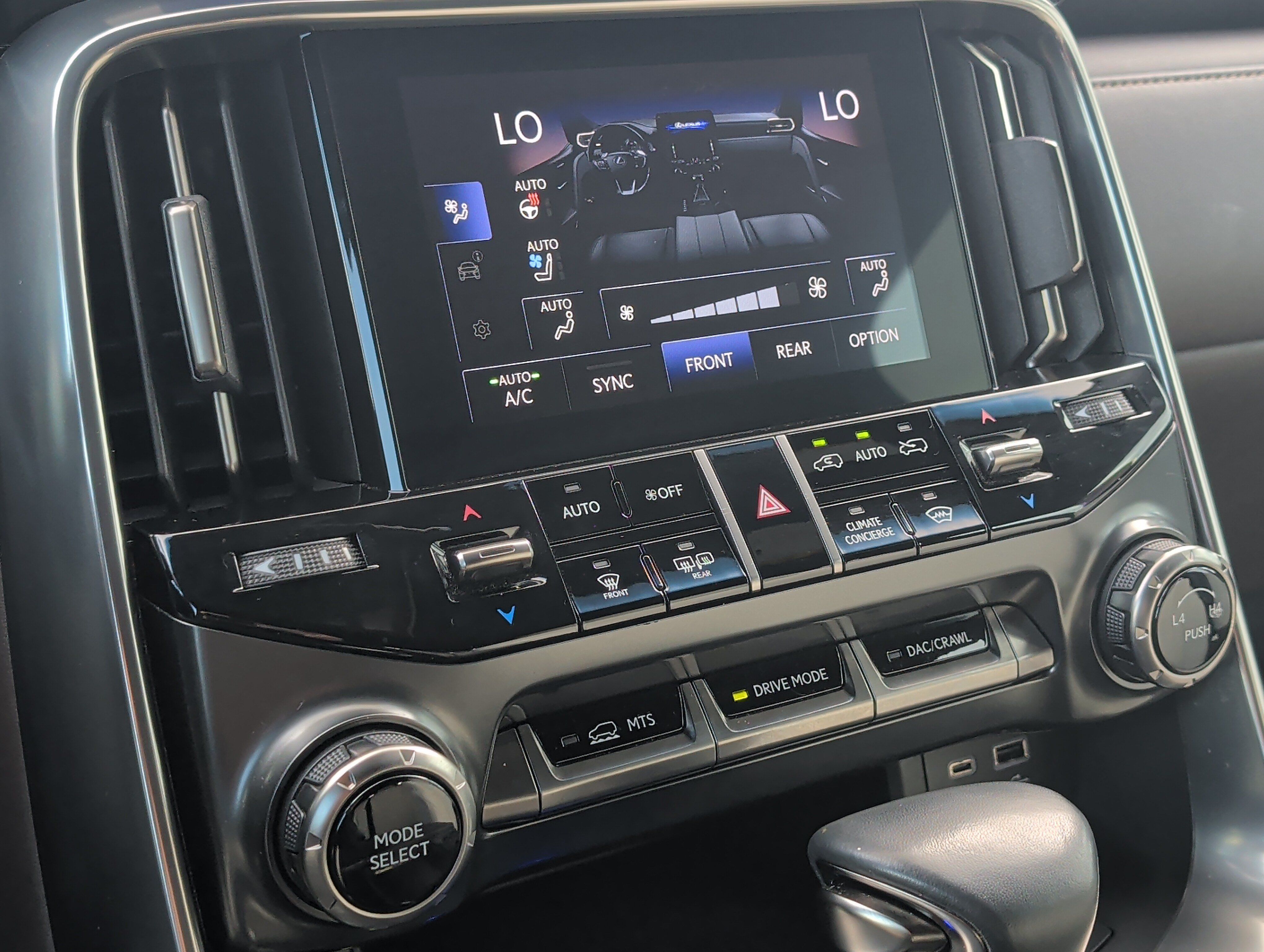 Used 2022 Lexus LX 600 4WD w/ Appearance Package image 16