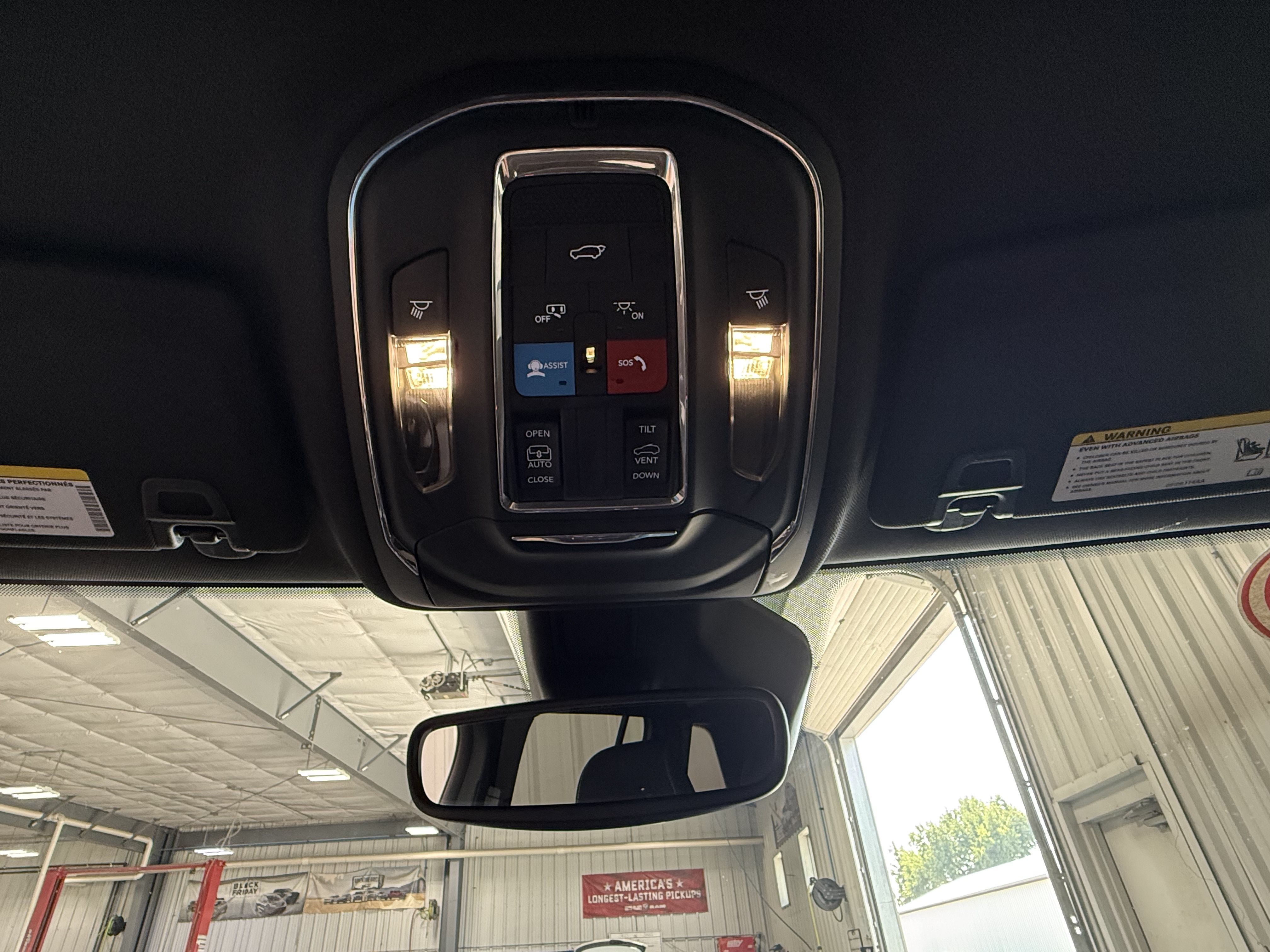 Used 2024 Jeep Grand Cherokee Laredo X w/ Luxury Tech Group I AWD/4WD image 22