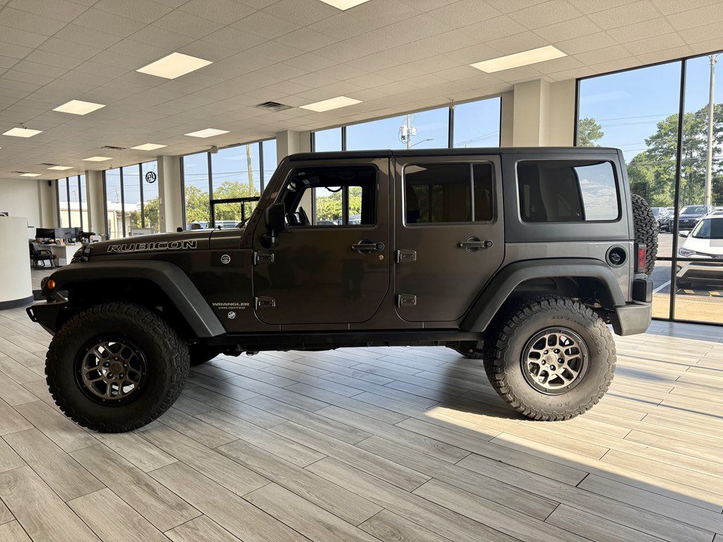 Used 2017 Jeep Wrangler Unlimited Rubicon w/ Connectivity Group AWD/4WD image 4