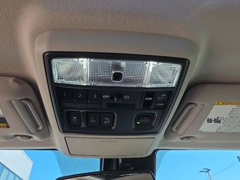 Used 2022 Toyota 4Runner SR5 Premium w/ Moonroof Package AWD/4WD image 21