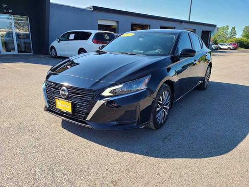 Used 2023 Nissan Altima 2.5 SV AWD/4WD image 1