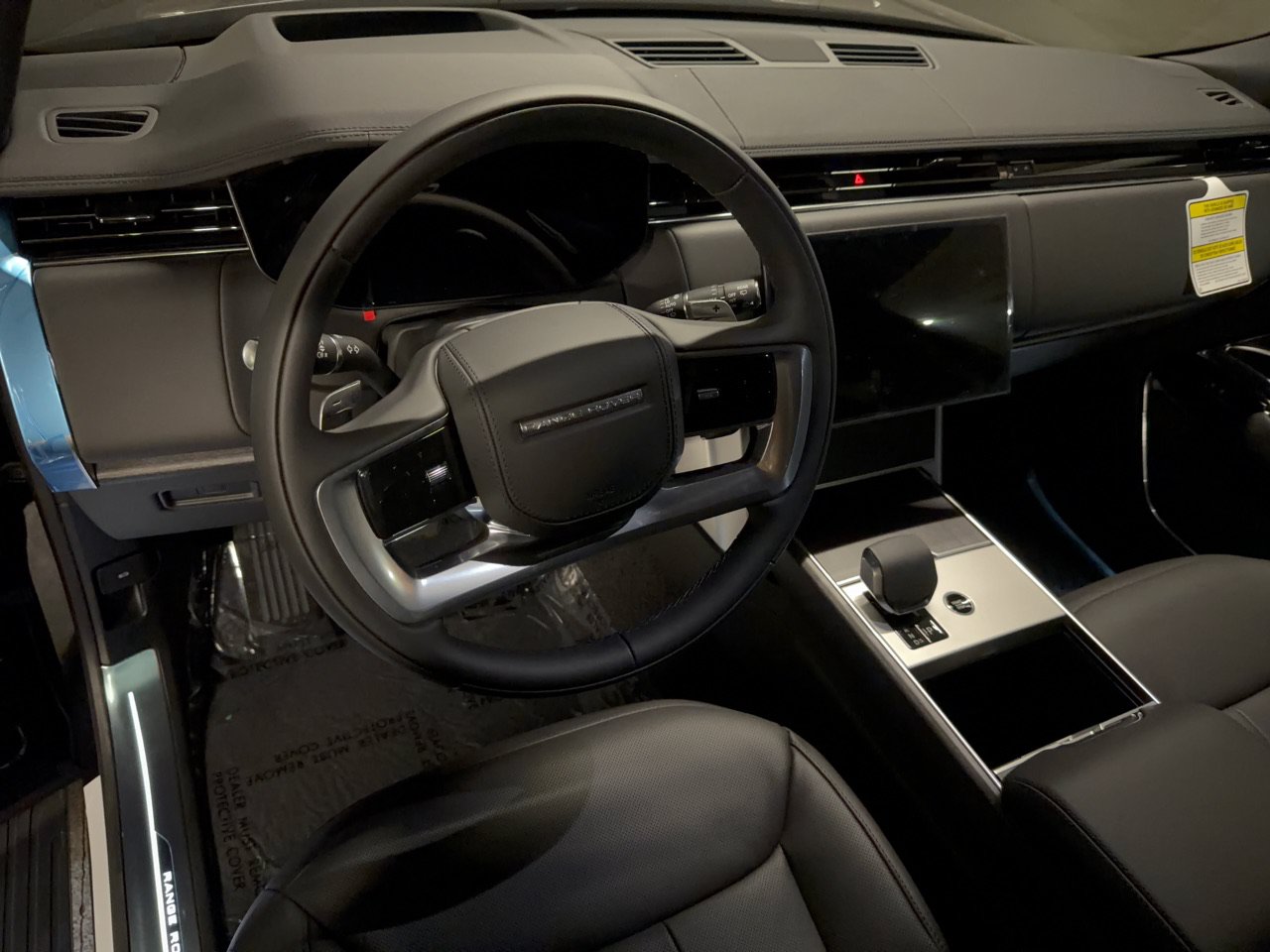 New 2026 Land Rover Range Rover Long Wheelbase SE AWD/4WD image 4