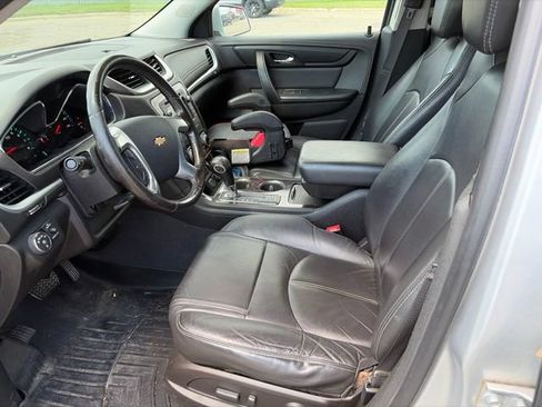 Used 2017 Chevrolet Traverse LT AWD/4WD image 6
